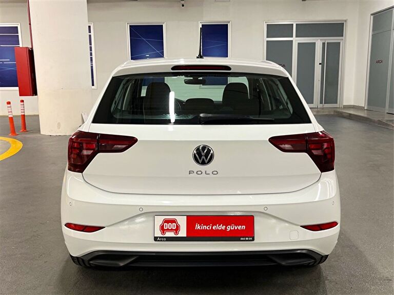 VOLKSWAGEN POLO