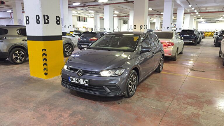 VOLKSWAGEN POLO