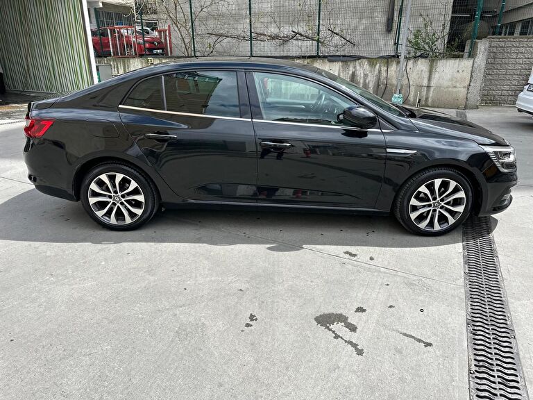 RENAULT MEGANE