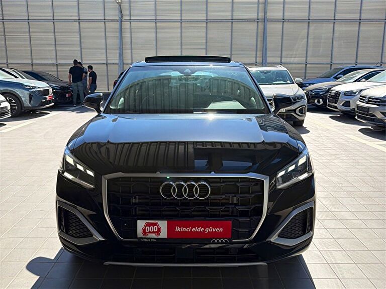 AUDI Q2