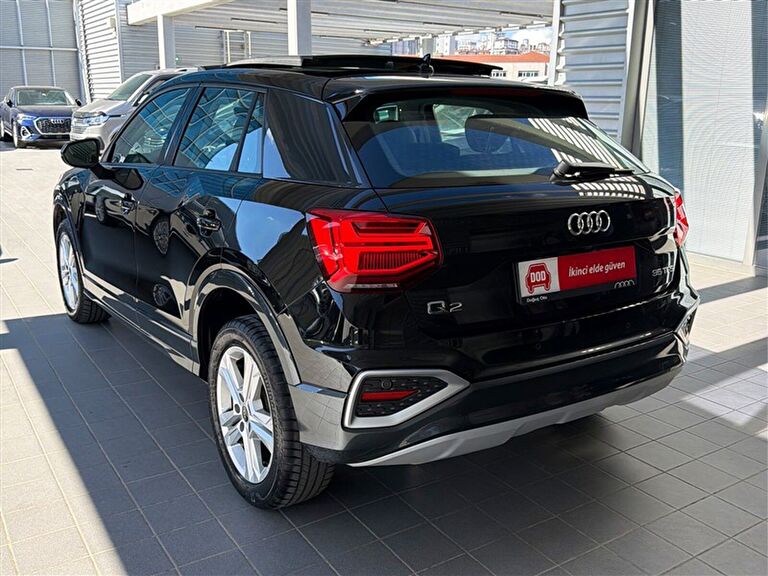 AUDI Q2