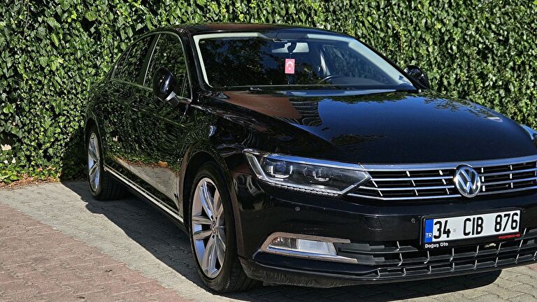 VOLKSWAGEN PASSAT