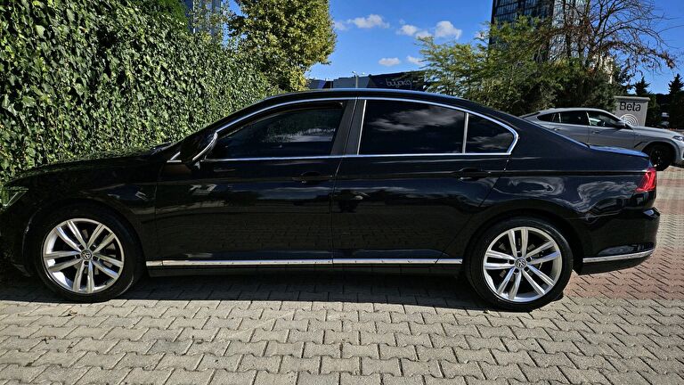 VOLKSWAGEN PASSAT