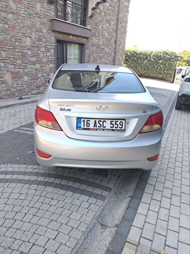 HYUNDAI ACCENT BLUE