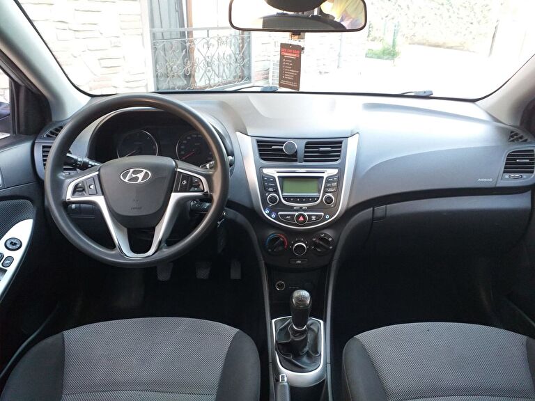 HYUNDAI ACCENT BLUE