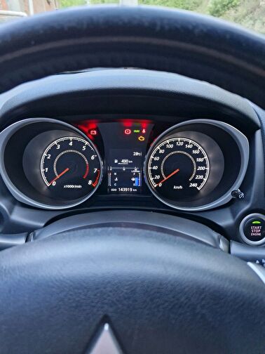 MITSUBISHI ASX