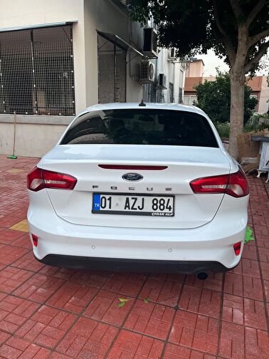 FORD FOCUS