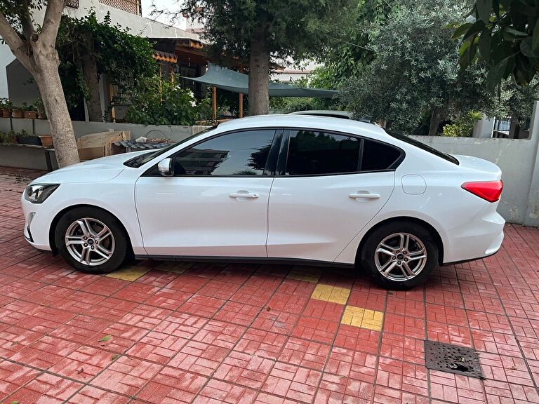 FORD FOCUS