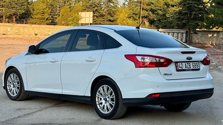 FORD FOCUS