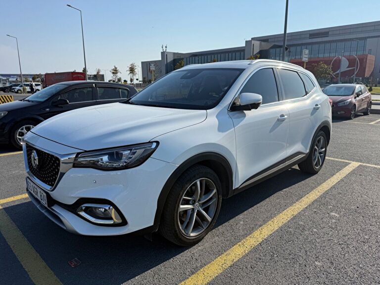 MG HS