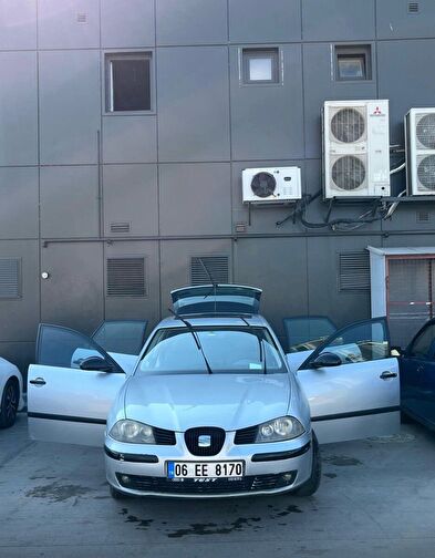 SEAT IBIZA
