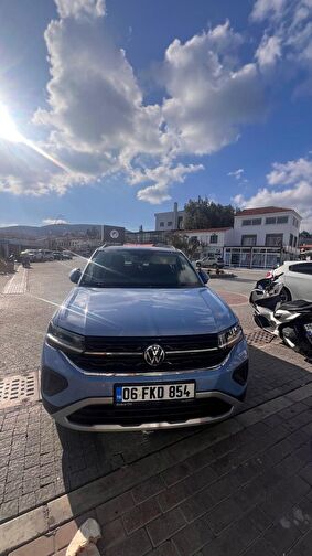 VOLKSWAGEN T-CROSS