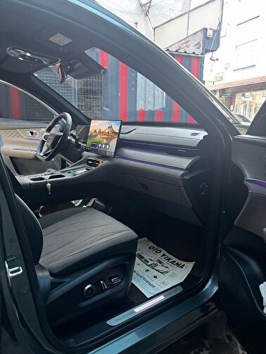 CHERY TIGGO 8