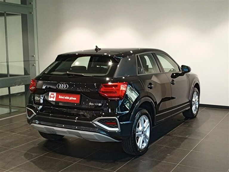 AUDI Q2
