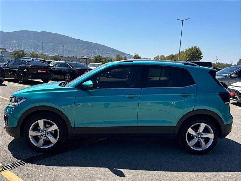 VOLKSWAGEN T-CROSS