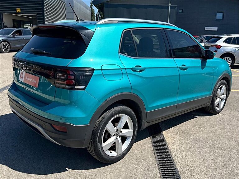 VOLKSWAGEN T-CROSS