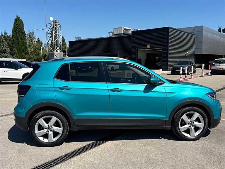 VOLKSWAGEN T-CROSS