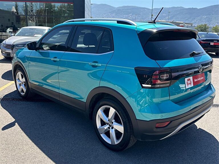 VOLKSWAGEN T-CROSS
