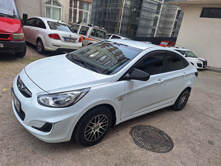 HYUNDAI ACCENT BLUE
