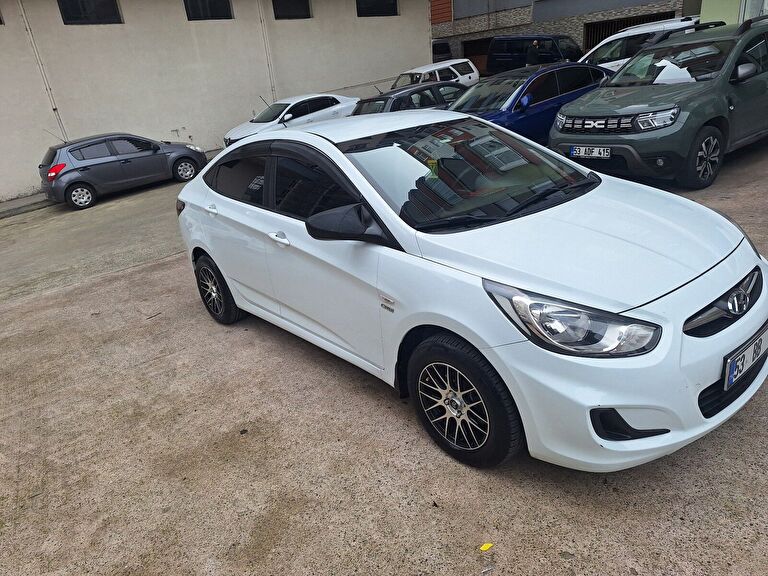 HYUNDAI ACCENT BLUE