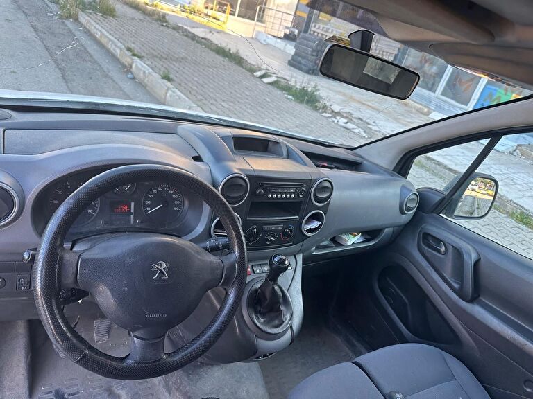 PEUGEOT PARTNER