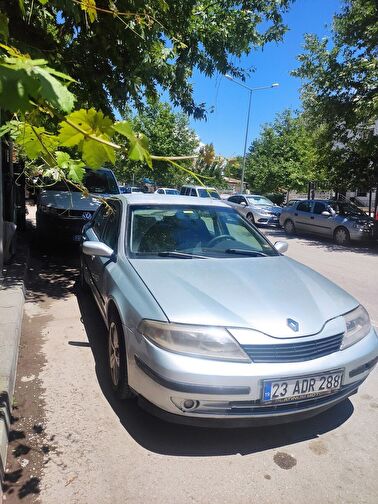 RENAULT LAGUNA