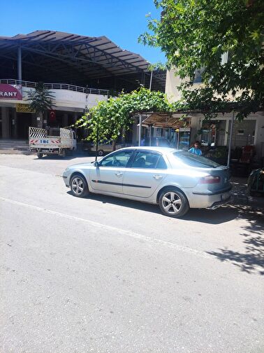 RENAULT LAGUNA