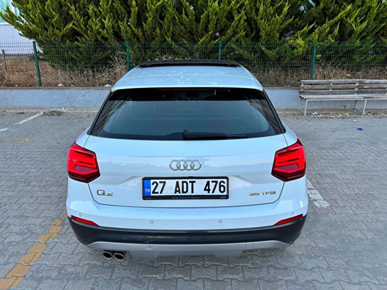AUDI Q2