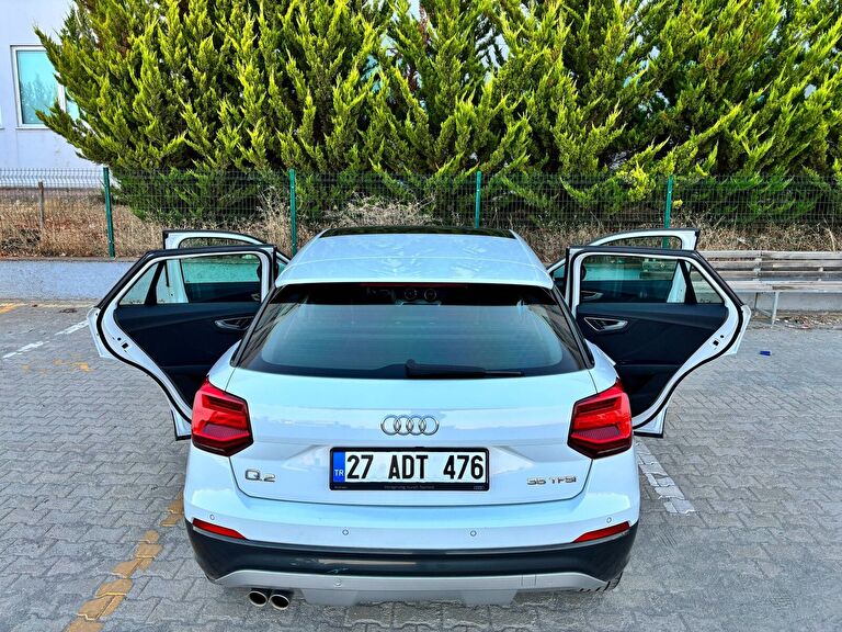 AUDI Q2