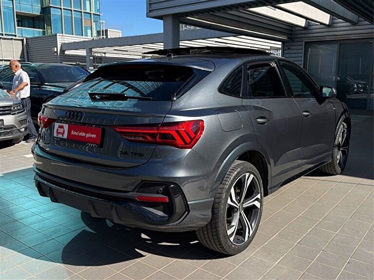 AUDI Q3 SPORTBACK