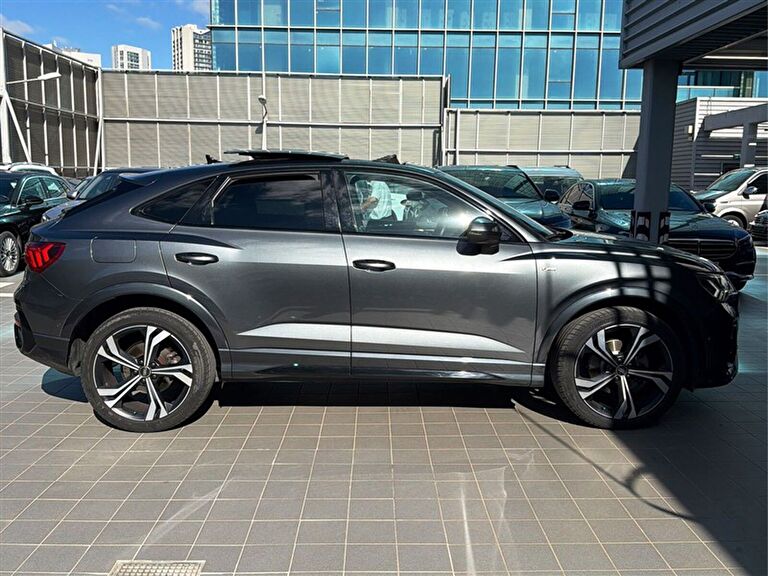 AUDI Q3 SPORTBACK
