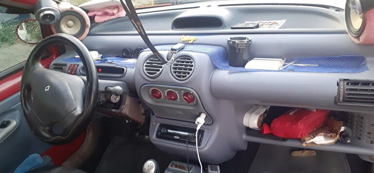 RENAULT TWINGO
