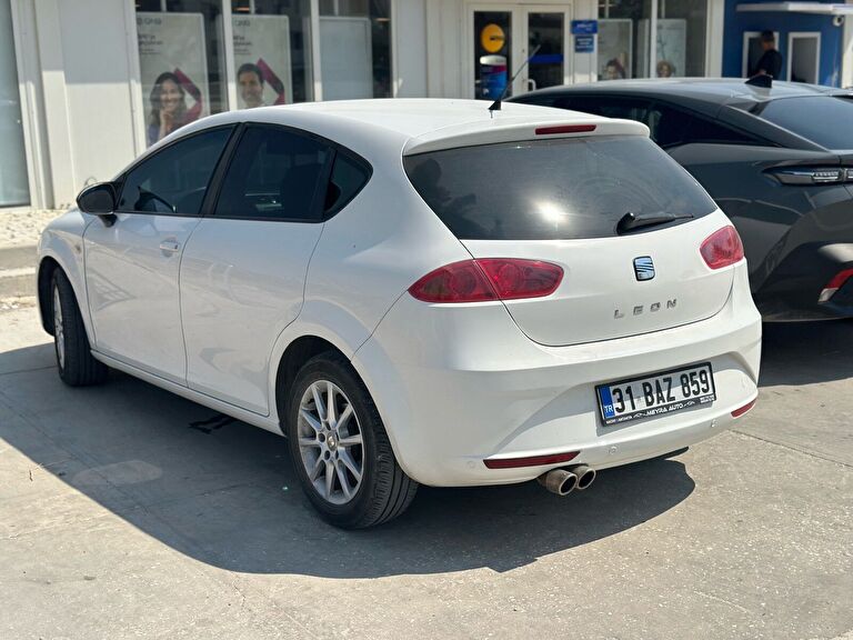 SEAT LEON