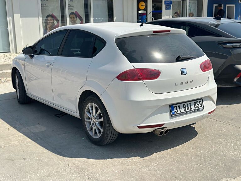 SEAT LEON