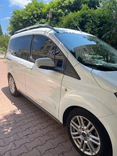 FORD TOURNEO COURIER