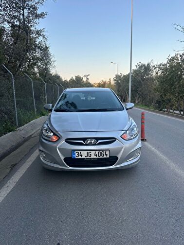 HYUNDAI ACCENT BLUE