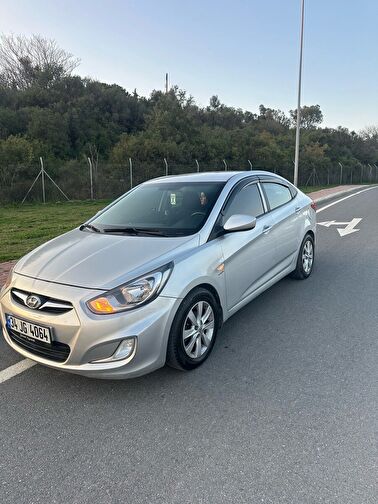 HYUNDAI ACCENT BLUE