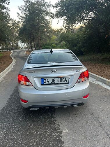 HYUNDAI ACCENT BLUE