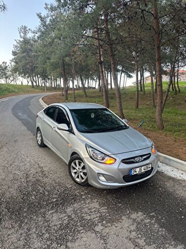 HYUNDAI ACCENT BLUE