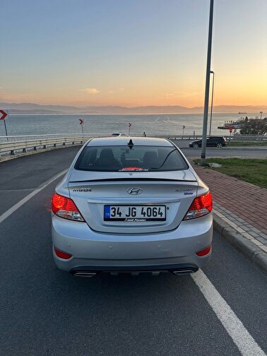 HYUNDAI ACCENT BLUE