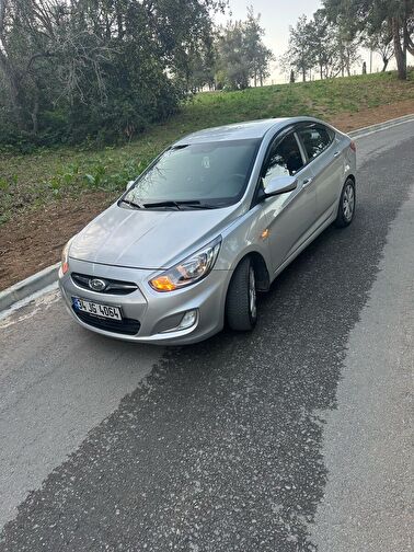 HYUNDAI ACCENT BLUE