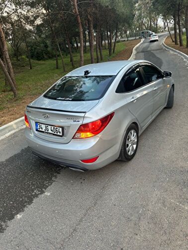HYUNDAI ACCENT BLUE