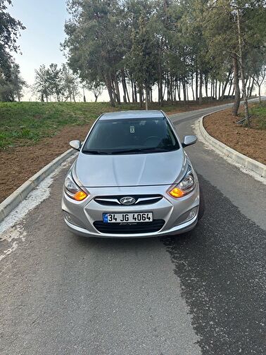 HYUNDAI ACCENT BLUE