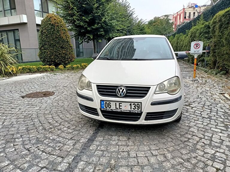 VOLKSWAGEN POLO
