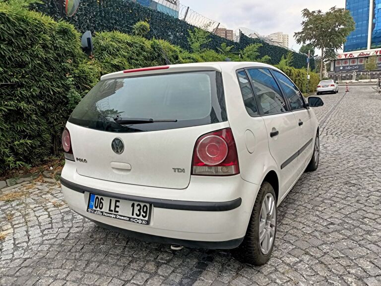 VOLKSWAGEN POLO