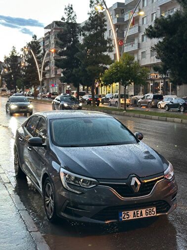 RENAULT MEGANE