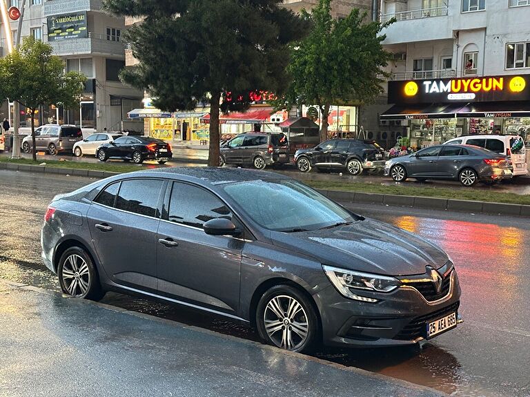 RENAULT MEGANE