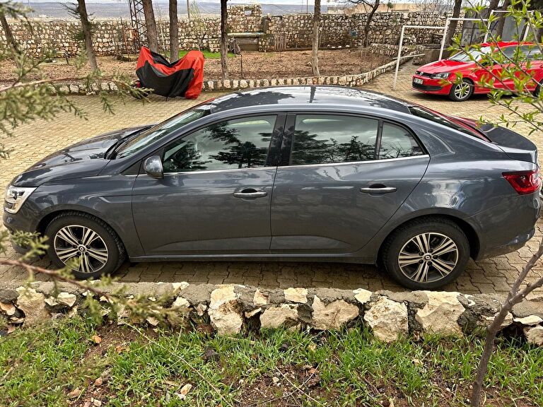 RENAULT MEGANE