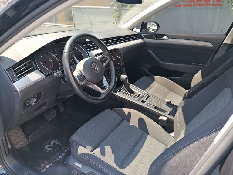 VOLKSWAGEN PASSAT