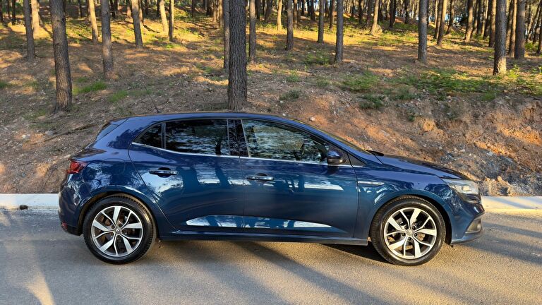RENAULT MEGANE